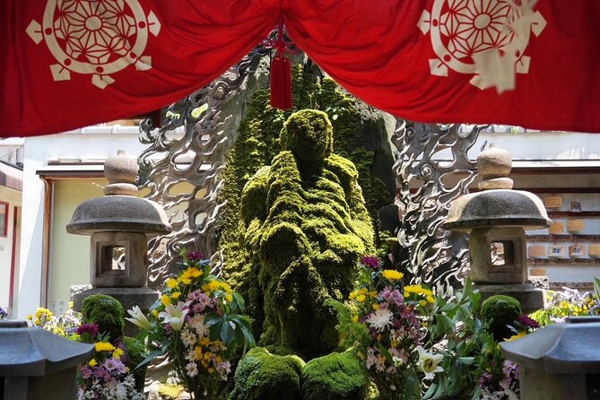 Osaka Early Morning Tour with English-Speaking Guide Dotonbori - Kuromon Market: your included Osaka food sample, plus a game plan