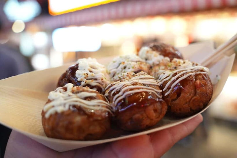 Osaka: Food Tour Kuromon Market & Dotonbori with Guide - Hozenji area and Kushikatsu Yokozuna: okonomiyaki plus deep-fried skewers