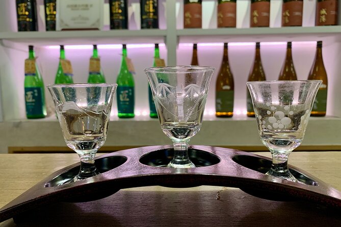Osaka Nights: Ultimate Pub Bar Crawl with an Expert Local Guide - The guide factor: ordering help and the Osaka “how-to”