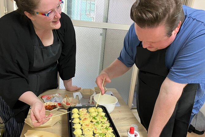 Osaka Okonomiyaki Cooking Class "Learn here and make it at home" - Cooking for 1.5 hours: from batter to the first flip