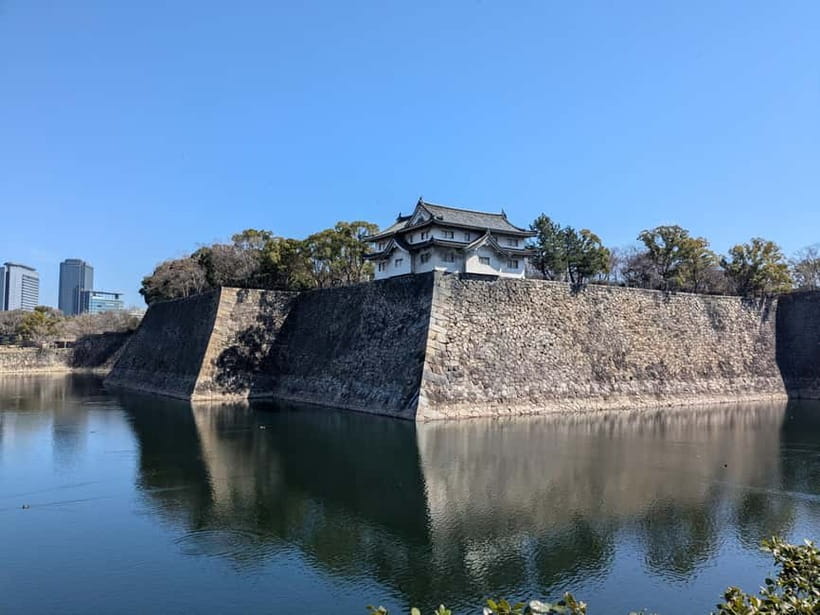 Osaka: Osaka Castle Guided Tour with Local Guide - The Grounds and Stone Walls: Why the Castle Looked Like This