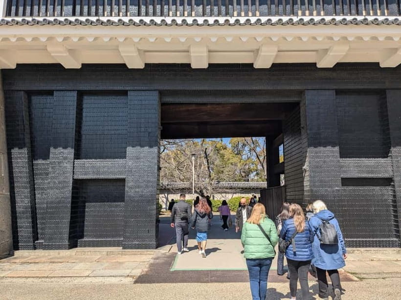 Osaka: Osaka Castle Guided Tour with Local Guide - Practical Tips So Your Tour Feels Smooth