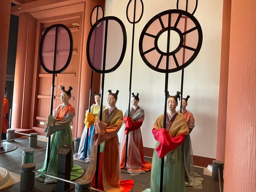 Osaka: Osaka Castle & Historical Museum Guided Tour - Guides who made the experience click for different travelers