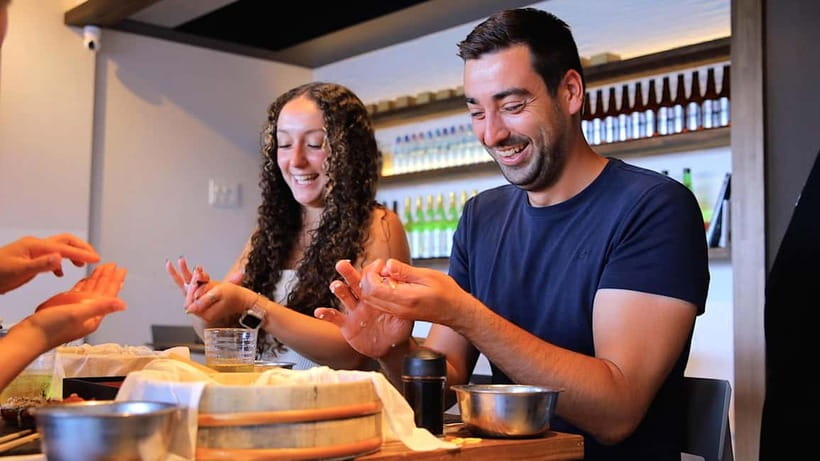 Osaka: Roll and Authentic Sushi Making Class in Dotonbori - Key Things That Make This Class Worth Your Time