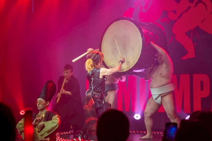 Osaka:SUMO BEATS SHOWCASE: Taiko Drum and Wagyu burger! - The Audience Gets Pulled In: Participatory Challenge and Wrestler Interaction