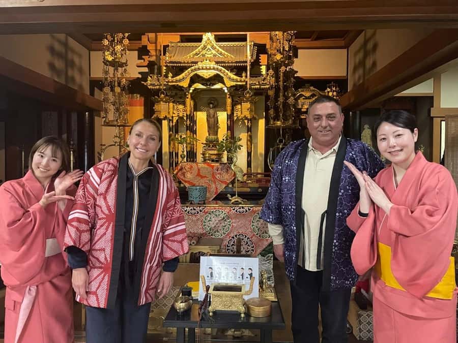 Osaka Temple Cool Foot Bath & Matcha Experience〈45min〉 - Yukata, Smartphone Photos, and a Shrine Stamp Moment