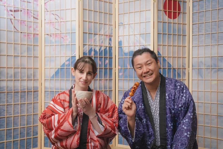 Osaka Temple Cool Foot Bath & Matcha Experience〈45min〉 - Temple Worship Steps: Incense Offering, Kneaded Incense, and Meditation