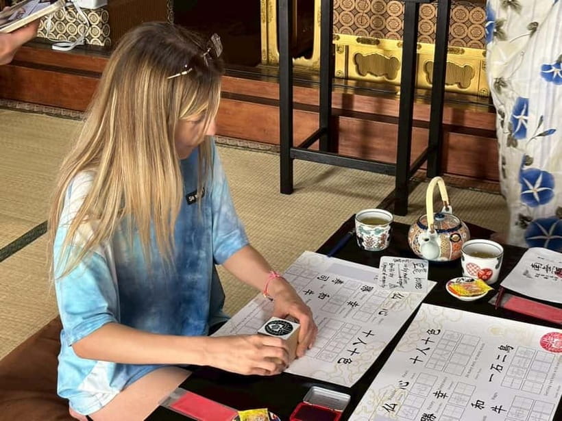 Osaka: Temple Tour and Traditional Calligraphy Lesson - Zazen Meditation: The Breathing Reset Before Calligraphy
