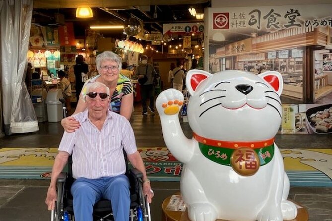 Port Pick-Up: Kochi Tour with Licensed Guide and Vehicle - Manga museum and shopping streets: culture you can walk through