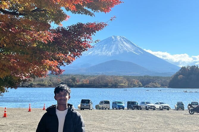 Private Fuji Half-day Car Tour with Hotel Pickup and Local Guide - Arakura Fuji Sengen Shrine: the red gate viewpoint people chase