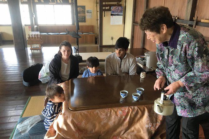 Private guided hidden gems tour by local English speaking driver - Who this Fujikawaguchiko tour is perfect for