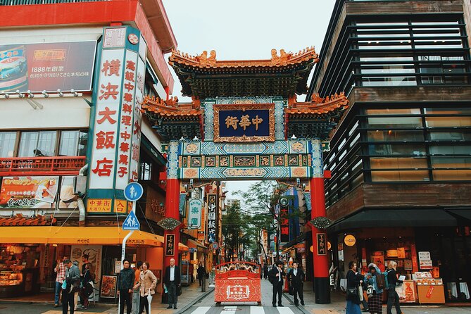 Private Kamakura plus Yokohama Tour - English Speaking Driver - Yokohama Chinatown: the afternoon switch to a different Japan