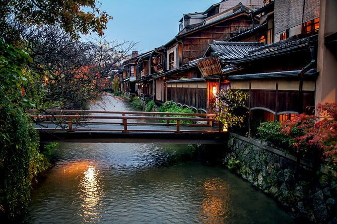 Private Kyoto Customizable Day Tour with English Speaking Driver - Gion at your pace: famous streets without being stuck in a crowd tour