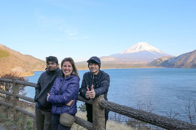 Private Mt Fuji Tour from Tokyo: Scenic BBQ and Hidden Gems - The photo session: more than pointing and clicking