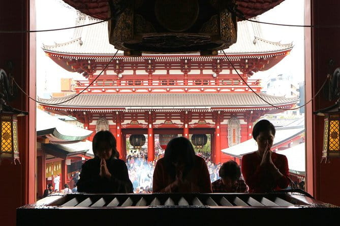Private Tour - Thousands of lucky cats! Go by tram, Gotokuji Tour - Stop 2: Shoin Shrine Avenue and the long-running shop block