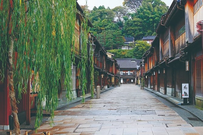 Private Transfer from Takayama to Kanazawa Including Shirakawago - Why this transfer style feels smarter than public transit