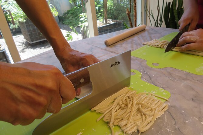 Ramen Making from Scratch with Tokyo Mom(Vegan Option Available) - The umami lesson: kombu, katsuobushi, and shiitake (no MSG needed)