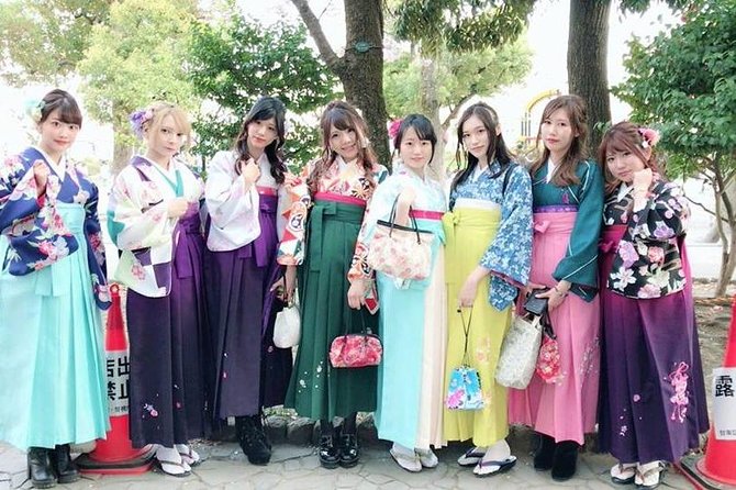 Ride a rickshaw wearing a kimono in Asakusa! Enjoy authentic traditional culture! - Choosing your outfit: comfort, fit, and the possible extra charge