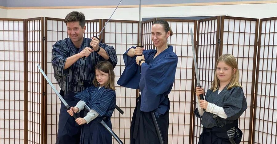SAMURAI EXPERIENCE in Tokyo（Harajuku）【SAMURAI've】 - Putting on a kitsuke kimono, and why it matters