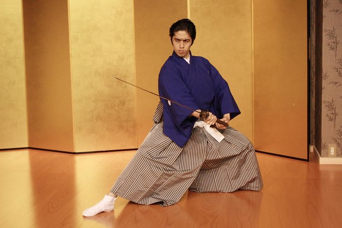 Samurai Performance and Casual Experience: Kyoto Ticket - Photo Session With Performers and Sword-Prop Fun