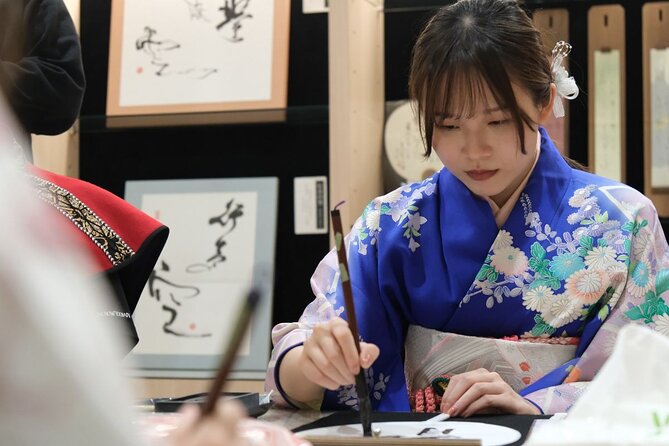 Samurai Show, Tea Ceremony, Japanese Traditional Activities - Samurai show and practice moves: real swords or not