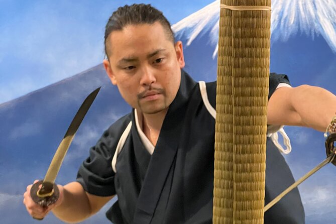 Samurai Training with Modern day Musashi in Kyoto - Sword basics that actually matter: draw, sheath, and grip