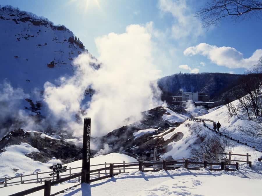 Sapporo: Hokkaido, Noboribetsu and Lake Toya Day Tour - Guides and language: when narration helps, when it drifts