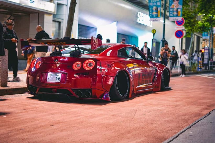 Shibuya City: Daikoku PA GT-R R35, R34, R33 or R32 Tour - Tokyo Tower: the classic backdrop, timed for photos