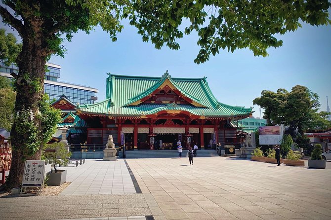 Shinto Shrine Tour: Explore Japanese Culture in Tokyo - What to expect at the shrines, step by step