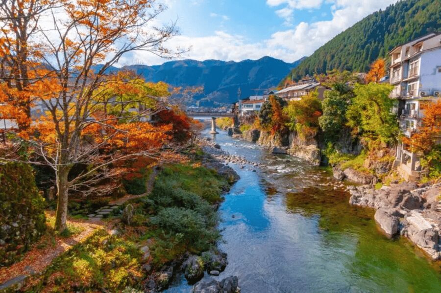 Shirakawago&HidaTakayama&GujoHachiman 1 Day Tour from Nagoya - Price and value: what $61 really buys you
