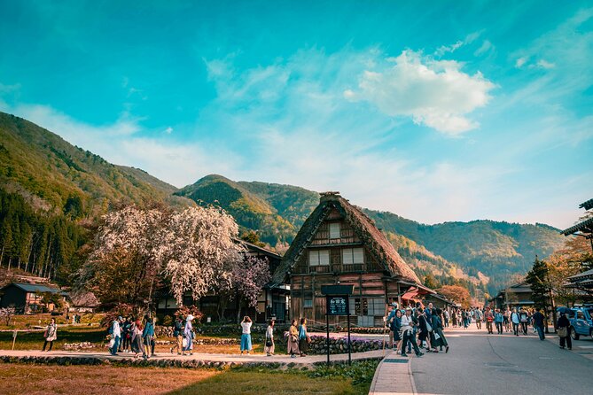 Shirakawago & Kanazawa from Kanazawa - Higashi Chaya District Option: When You Want the Old Tea-House Streets
