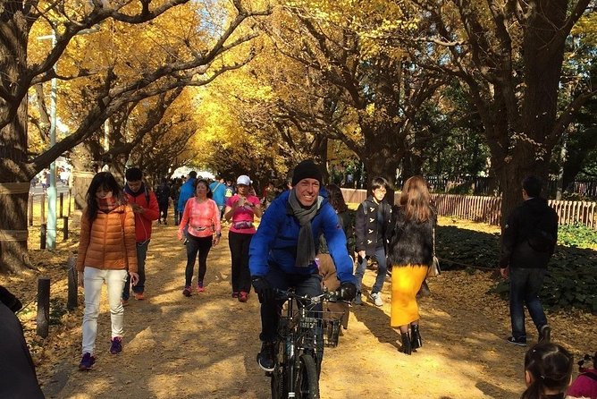 Small Group Cycling Tour in Tokyo - Stop 6, Imperial Palace Moat Cycling and the Return Toward Shinjuku
