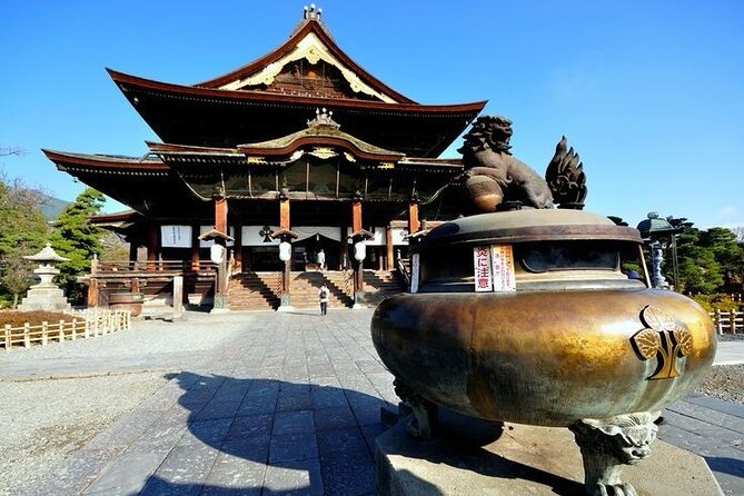 Snow Monkey Park & Zenkoji Temple Nagano Pvt. Full Day Tour. - Zenko-ji Temple: The statue story that makes Nagano click