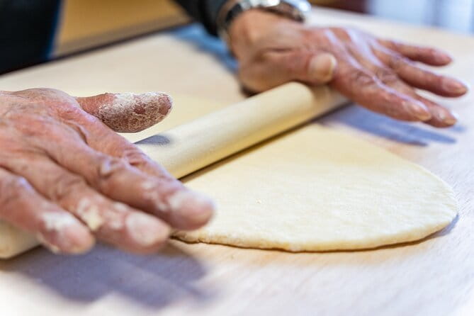 Sushi Cooking Class at Sushi Factory -KIWAMI- Mt.Fuji - Price and logistics for a 1.5-hour class at $141.84
