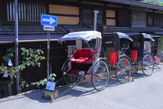 Takayama and Shirakawago/Photoshoot by professional photographer - Takayama old town and Sannomachi Street, made for street photography