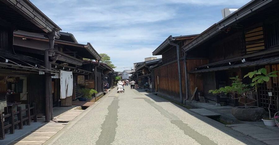 Takayama: Edo-Period Old Town Walking Tour - Takayama’s Edo-Period Merchant Town, Not a Castle Story