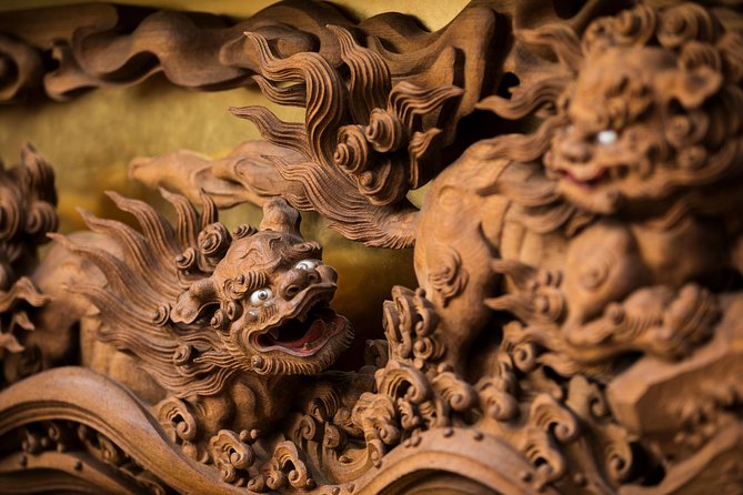 Takayama Old Town Walking Tour with Local Guide - Yamazakura Shrine, Crafts and Religion in One Stop