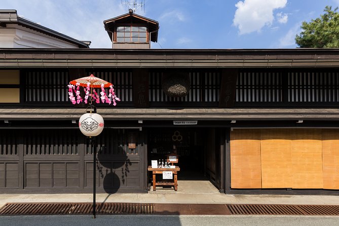 Takayama Old Town Walking Tour with Local Guide - Price and Time Value: Is $48.22 Worth 45 Minutes?