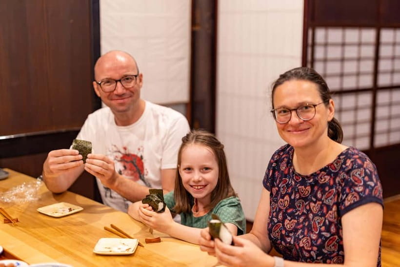 Takayama: Onigiri and miso soup making at a buddhist temple - The 60-Minute Flow: From Rice to Onigiri Shaping