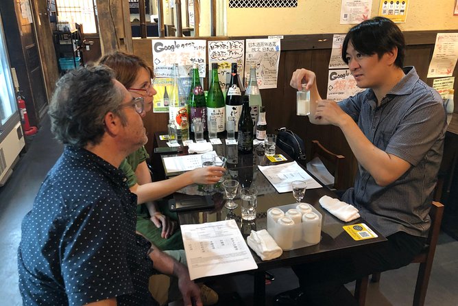 Tasting All Types of Sake with Sommelier - The sommelier format: tips, pamphlet, and real Q&A