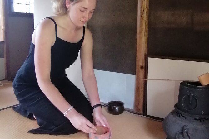 The Art of Mindful Living: Tea Ceremony in Kyoto - The Garden Arrival, Photo Moments, and Getting Seated