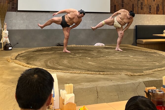 the SUMO show with Dinner - Seating, photos, and the small-group flow you should plan for