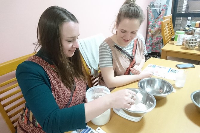 Three Types of Ramen Cooking Class in Osaka - What You Eat at the Table: Dessert, Green Tea, and the Itadakimasu Moment