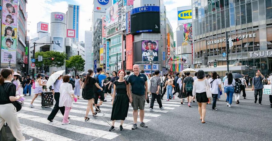 Tokyo: 1-Hour Private Photoshoot - Languages and communication that keep things low-stress