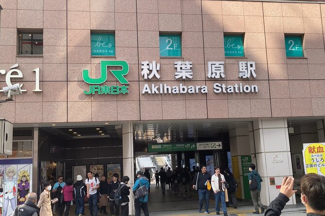 Tokyo Akihabara Anime Manga Video Games and Maid Cafe Tour - Tamashii Nations Store Tokyo and rotating anime displays