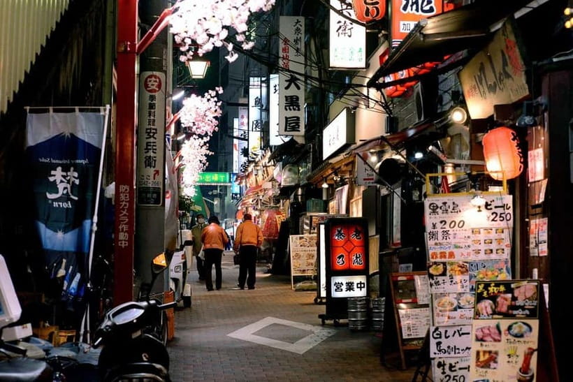 Tokyo: Akihabara, Shibuya, Karaoke & City Lights Night Tour - Shibuya Crossing Photos: When Thousands Move Like One