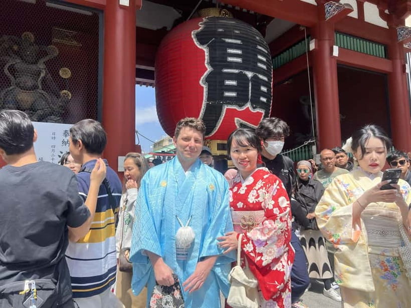 Tokyo: Asakusa and Tokyo’s Oldest Temple Senso-ji Tour - Nakamise Street: shopping, snacks, and learning how to browse