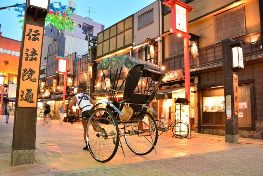 Tokyo: Asakusa Sightseeing Tour by Rickshaw - Denpoin Street and Nishi Shitamachi, where history shows up in daily form