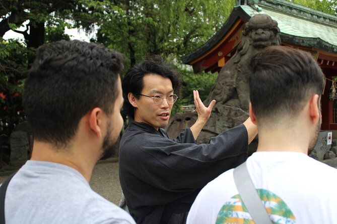 Tokyo: Asakusa Walking Tour with Japanese Comedian - Nisombutsu and the “look harder” Buddhist statues