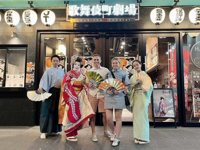 Tokyo: Authentic Japanese Dance Show ticket by professionals - English Support Without Drowning in Translation